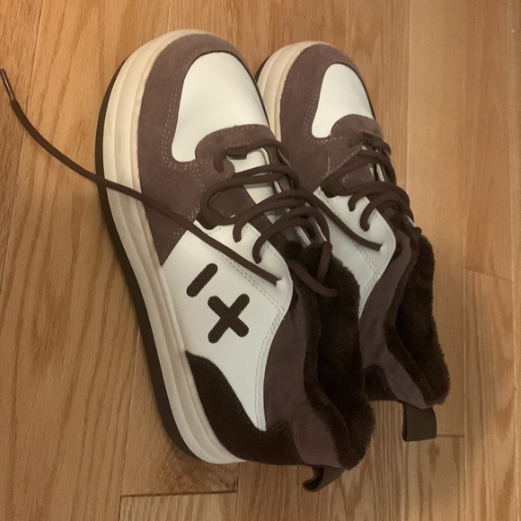 “Multi-Panel Design Lace-up Skate Shoes” from SHEIN - Picture 4 of 7